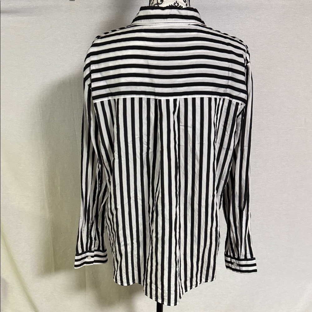 Jane and Delancey Black and White Striped Button Down Shirt Rayon Blend Large - Picture 5 of 12